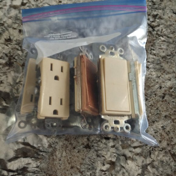 3 LUTRON LIGHT SWITCHES & 2 LEVITON ELECTL OUTLETS - Picture 1 of 4
